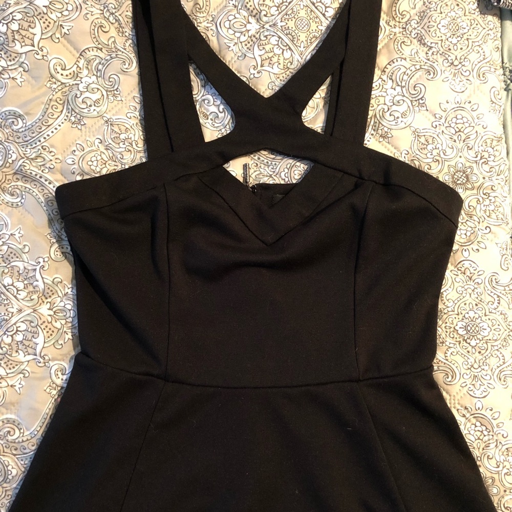 Black Cross-Cross Guess tank top